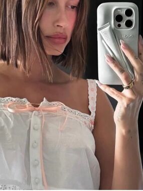 MViral Rhode Lip Case | Neutral grey Silicone iPhone Case